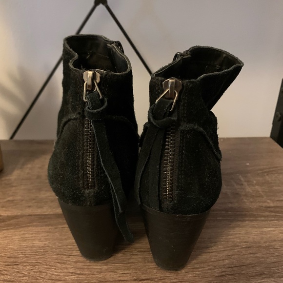 Steve Madden low suede block heel bootie - Picture 3 of 4